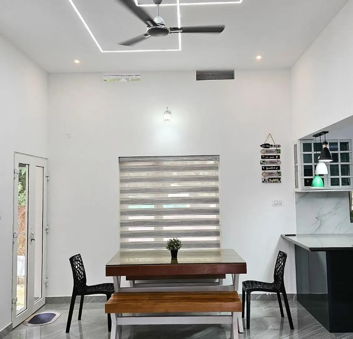 Uthuppan'S 2 Bedroom First Floor Udumbanshola Índia