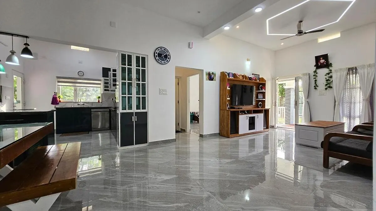 Uthuppan'S 2 Bedroom First Floor Udumbanshola